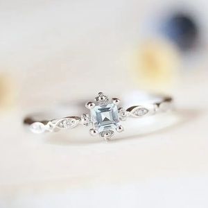 New Ring # 8 Silvery Tone Sequins Faux Topaz Inlaid rhinestone bride princess